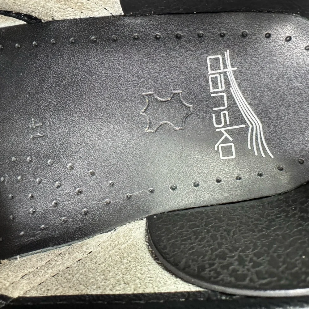 Dansko Professional Leather Clogs Shoes Women’s Size 41 Orange Brown Embossed - Picture 13 of 14